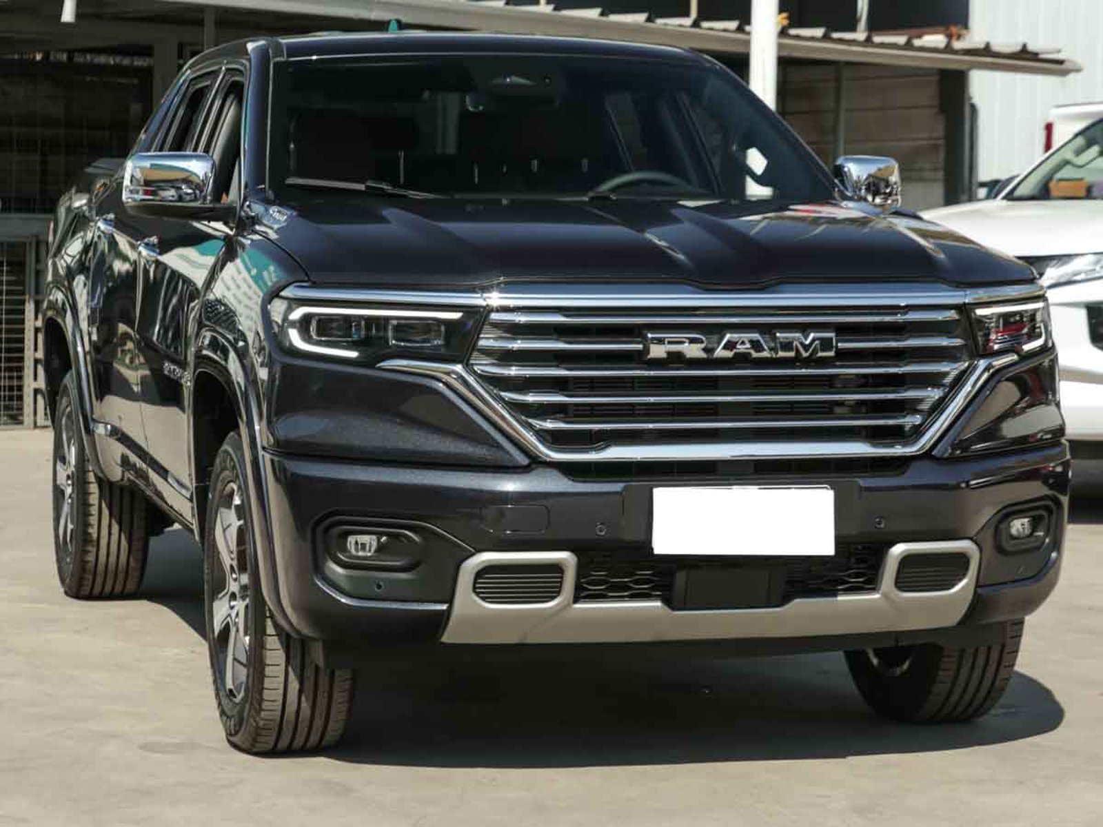 RAM RAMPAGE LARAMIE 2.2 DIESEL 200 HP 4X4 AT 2026 - Foto 2 de 8