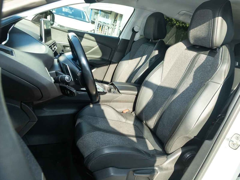 Peugeot 3008 ALLURE BLUEHDI 1.5 AUT 2020 - Imagen 7 de 8