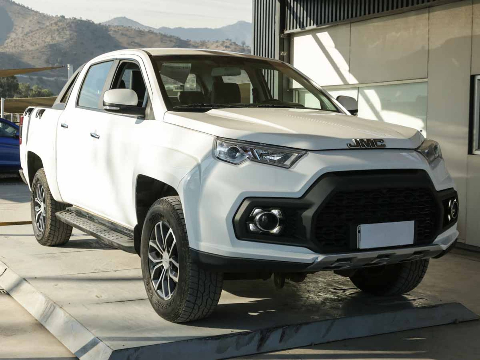 JMC VIGUS 2.4 PLUS DIESEL 2022 - Foto 2 de 8