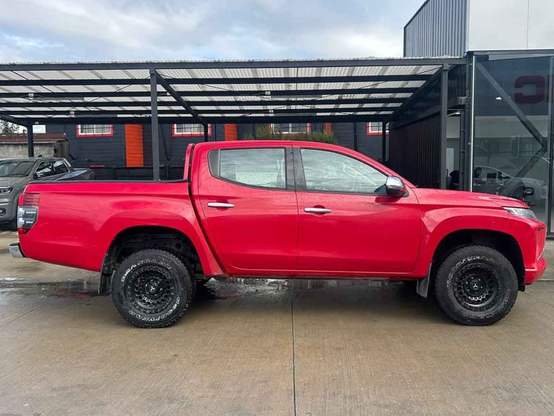 Mitsubishi L-200 KATANA CRT 4X4 2.4 2023 - Imagen 15 de 16