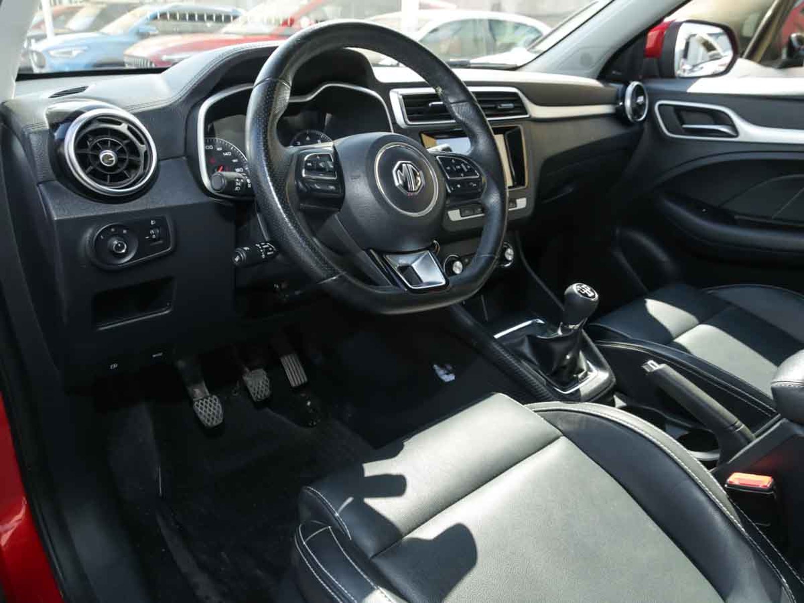 MG MG ZS 1.5 MT COM 2023 - Imagen 8 de 20