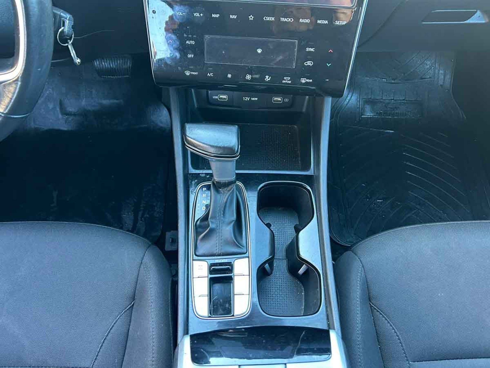 Hyundai TUCSON 2.0 GL AT 4WD ABS 2AB 2022 - Imagen 9 de 20