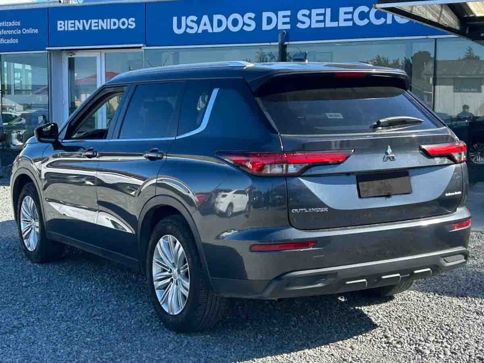 Mitsubishi NEW OUTLANDER 4X2 AT GL 2025 - Foto 3 de 8