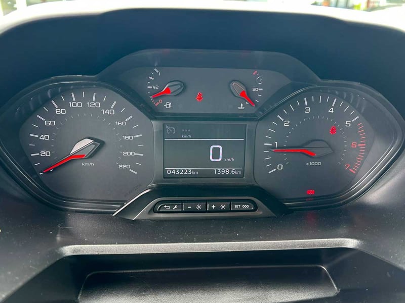 Peugeot RIFTER ALLURE BLUEHDI 1.5 2023 - Imagen 5 de 8