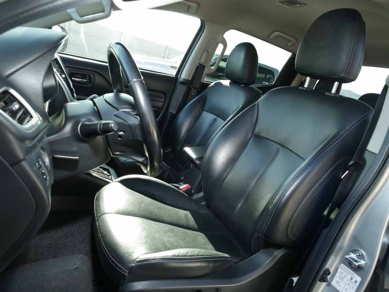Mitsubishi L-200 DAKAR CRS AT 2.5 D/C 4X4 TD 2022 - Imagen 7 de 8