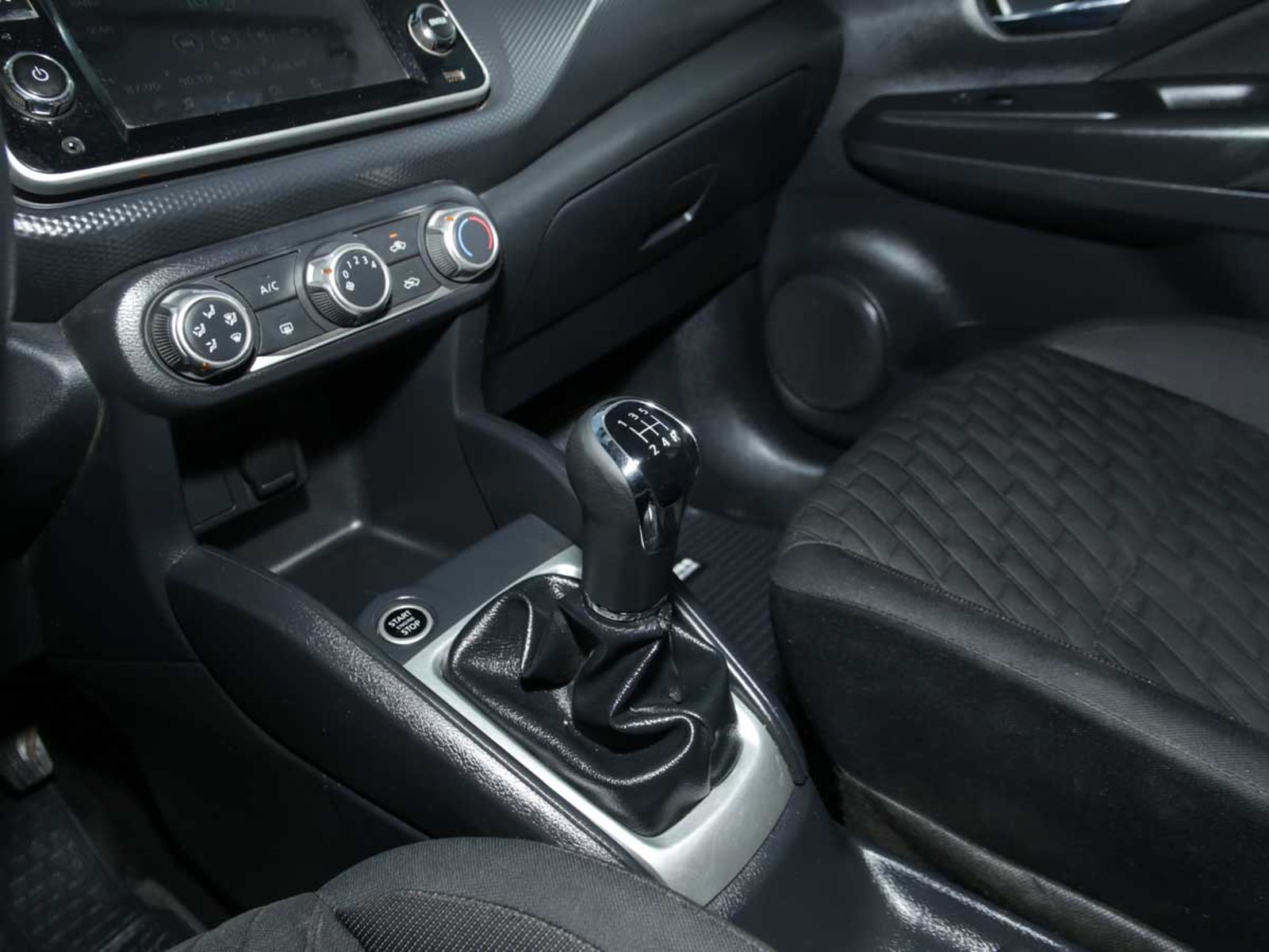 NISSAN KICKS ADVANCE 1.6 2023 - Imagen 6 de 10