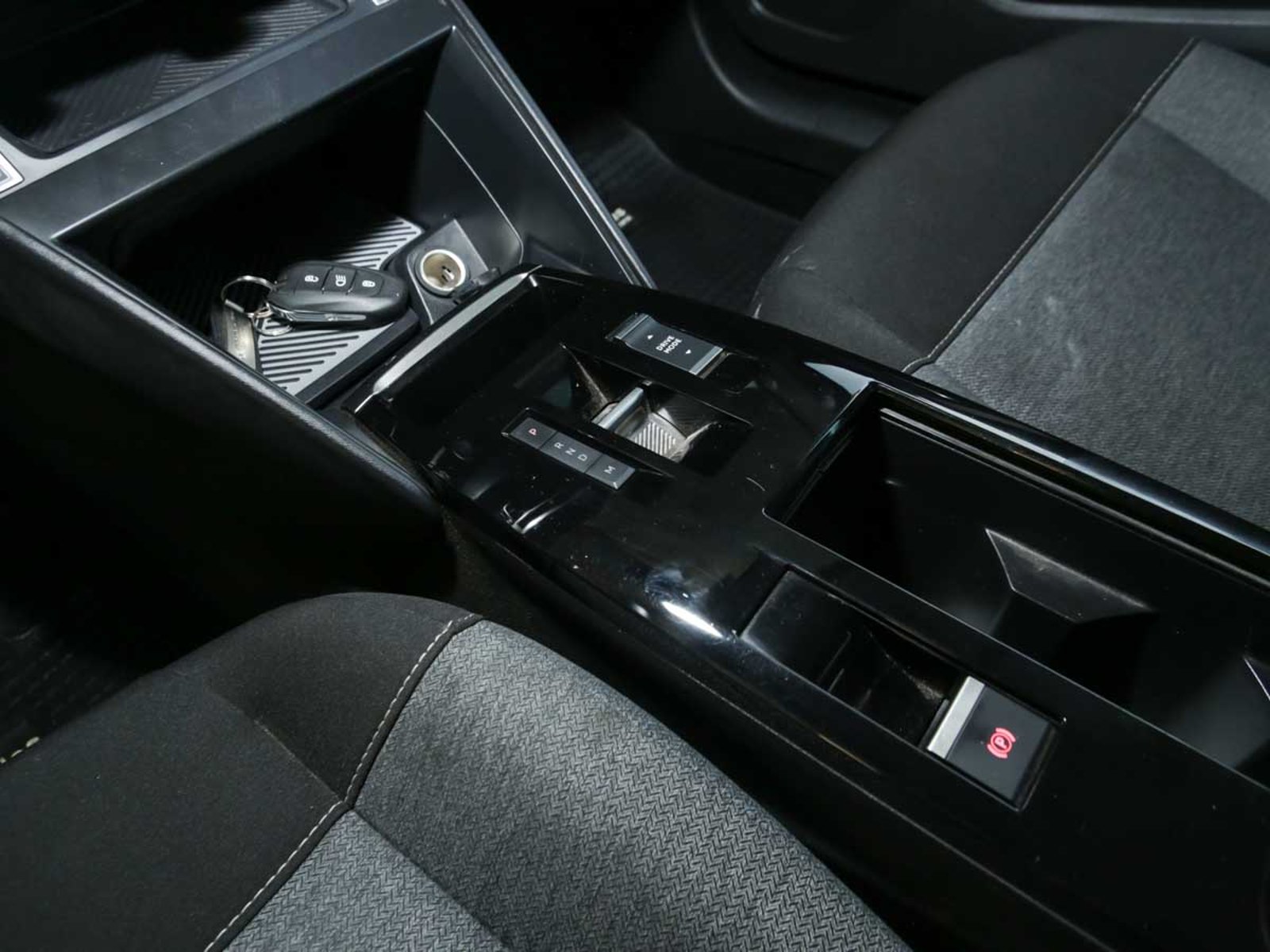CITROEN C4 1.2 AT 2023 - Imagen 9 de 13