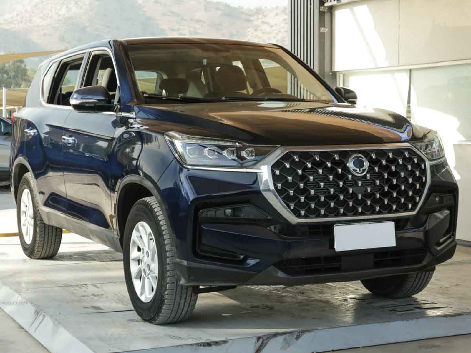 SsangYong NEW REXTON LX 2.0 T 6MT 2WD 6AB 2023 - Foto 2 de 16