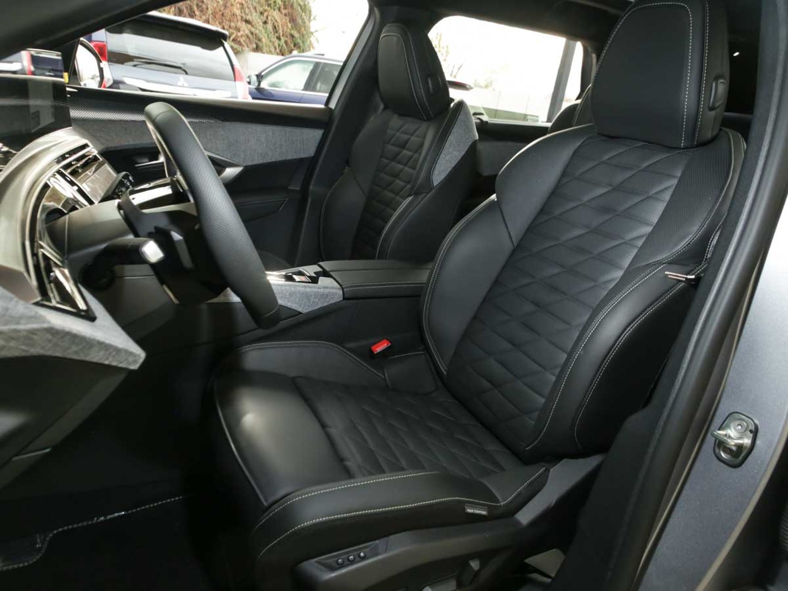 PEUGEOT NEW 5008 GT HYBRID 136HP AT 2026 - Imagen 10 de 15