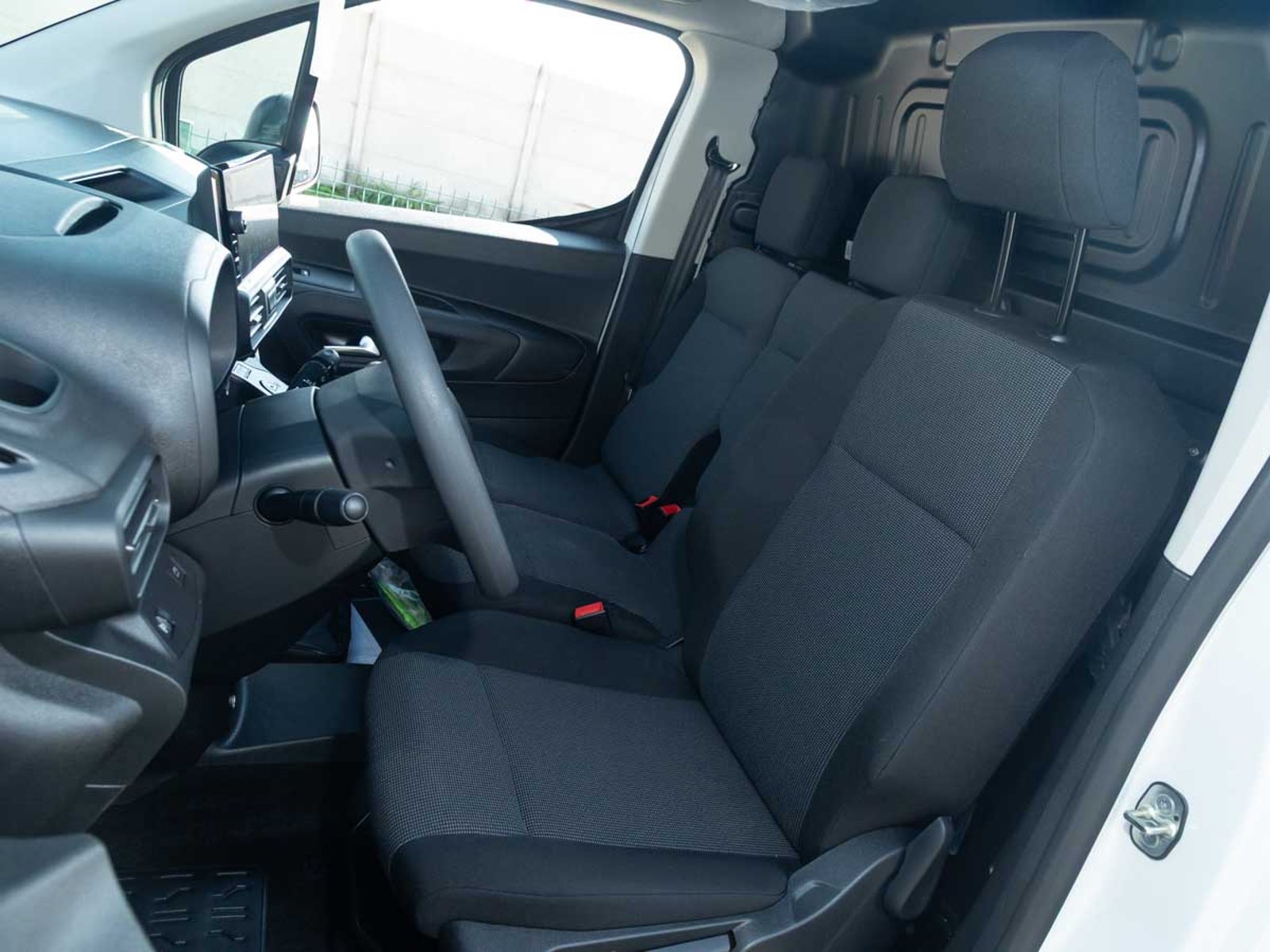 Citroën BERLINGO MCA M DIESEL 100HP MT 2026 - Imagen 7 de 8