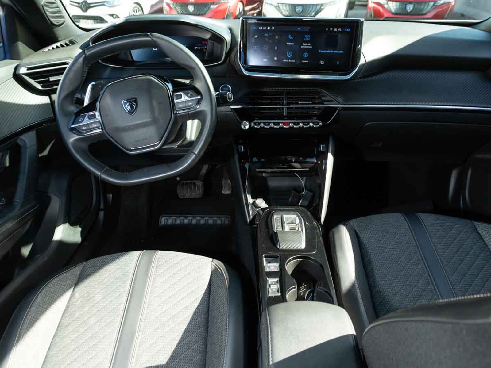 PEUGEOT 2008 MCA ALLURE BLUEHDI 130 EAT8 2024 - Imagen 12 de 13