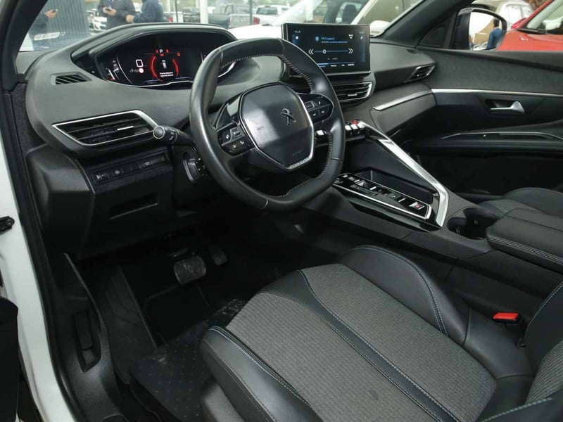 Peugeot 3008 ALLURE PACK BLUEHDI 130 EAT8 2024 - Imagen 6 de 8
