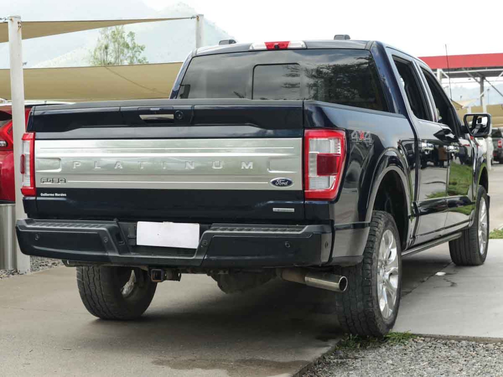 Ford F150 PLATINUM 4X4 3.5 AUT 2023 - Foto 4 de 8