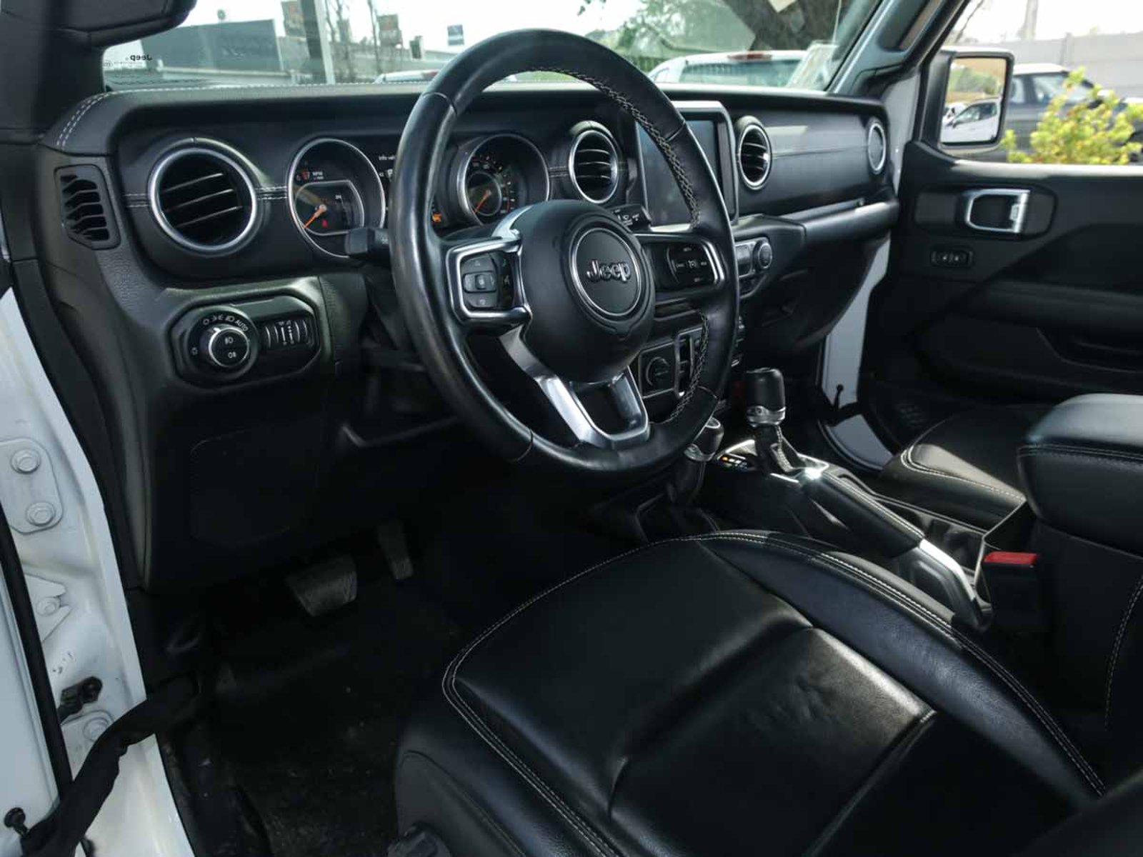 Jeep WRANGLER SAHARA U. 4X4 3.6 AUT 2019 - Imagen 14 de 16