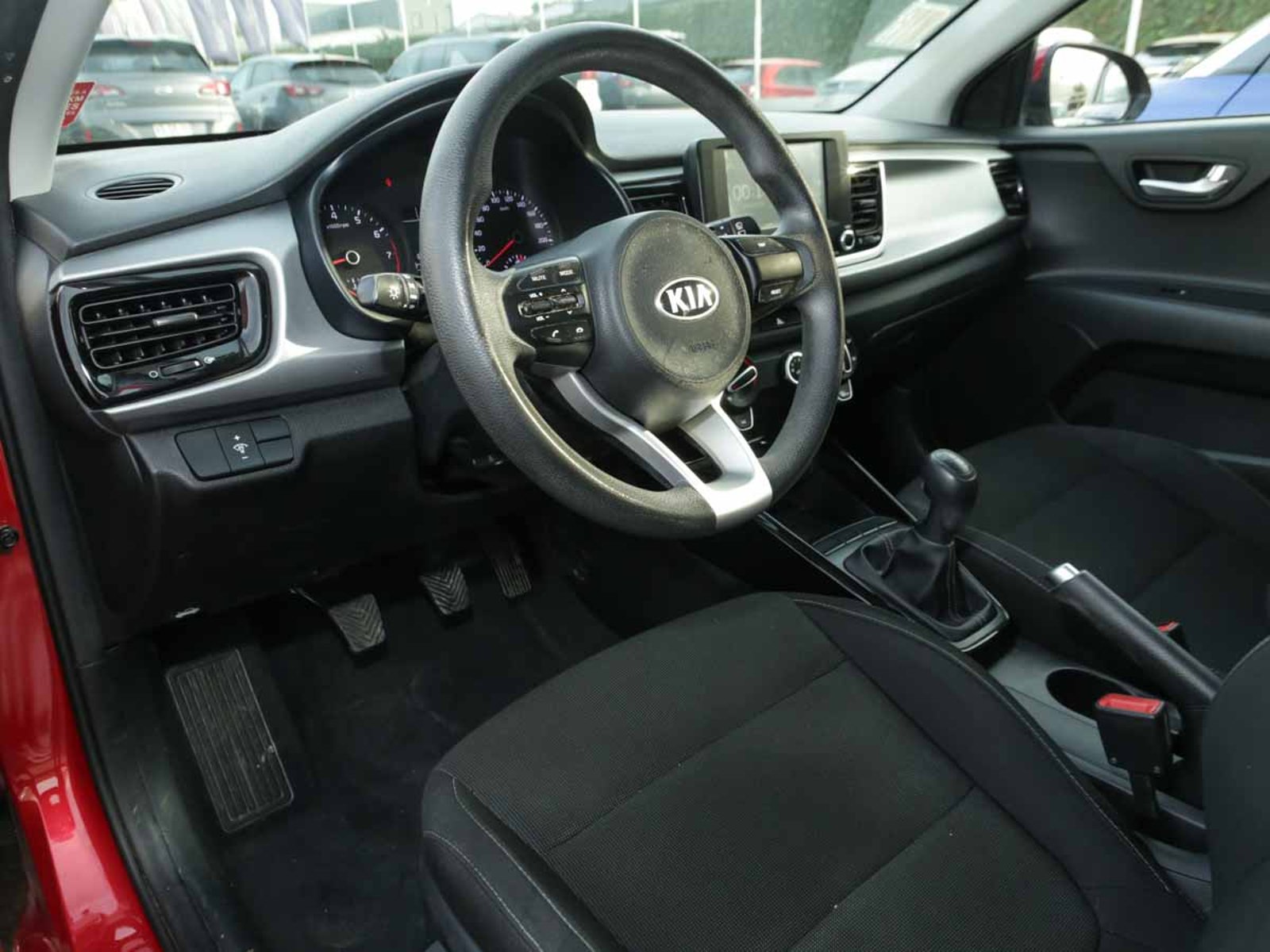 Kia RIO 5 HATCH BACK 1.4 2021 - Imagen 6 de 8