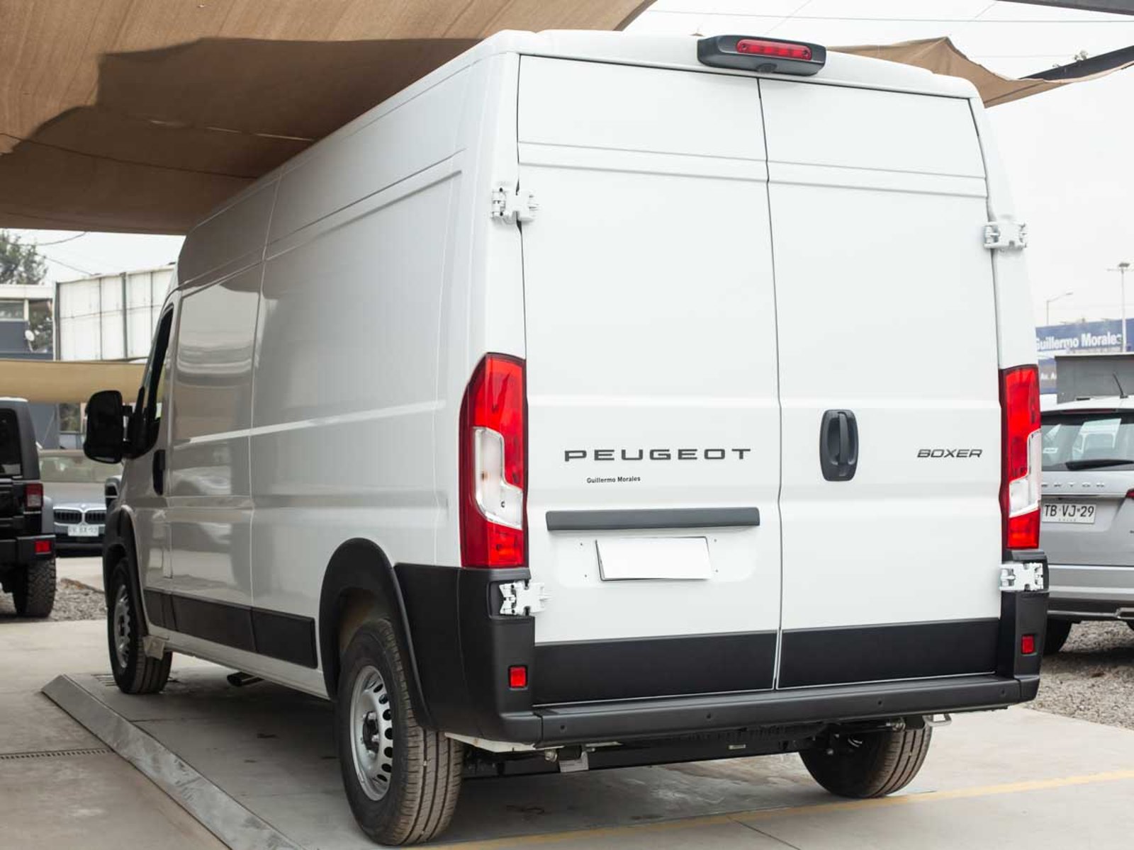 Peugeot BOXER MCA FURGÓN  L3H2 DIESEL 140HP MT 2026 - Foto 3 de 7