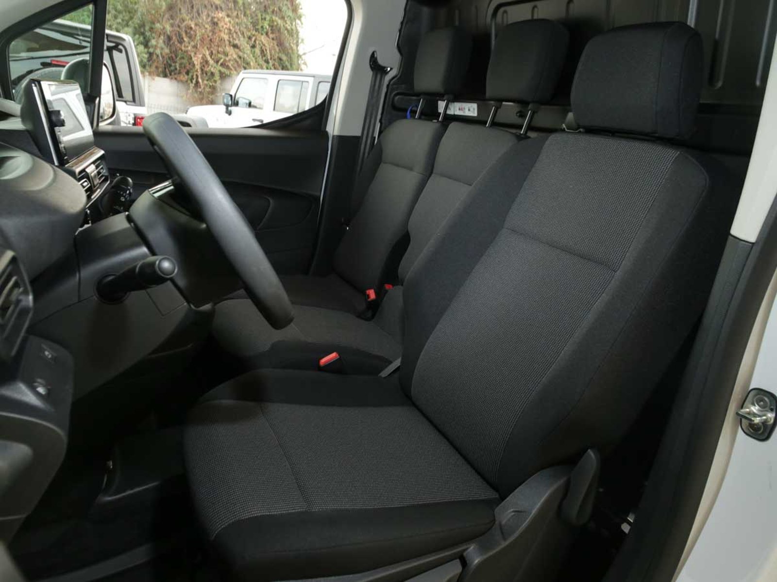PEUGEOT PARTNER MCA L1 DIESEL 100HP MT 2026 - Imagen 10 de 13