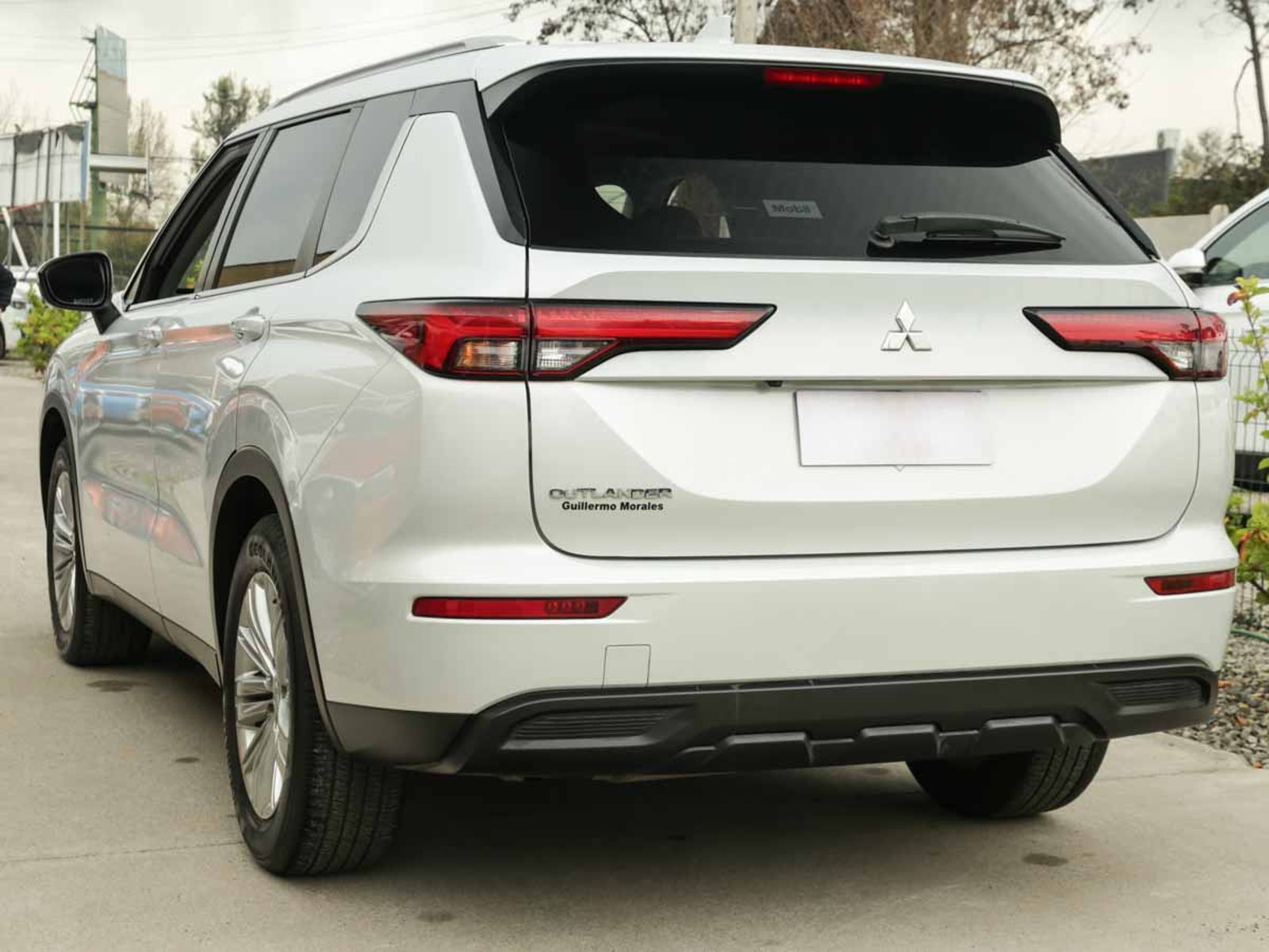 Mitsubishi NEW OUTLANDER 4X2 AT GL 2023 - Foto 3 de 8