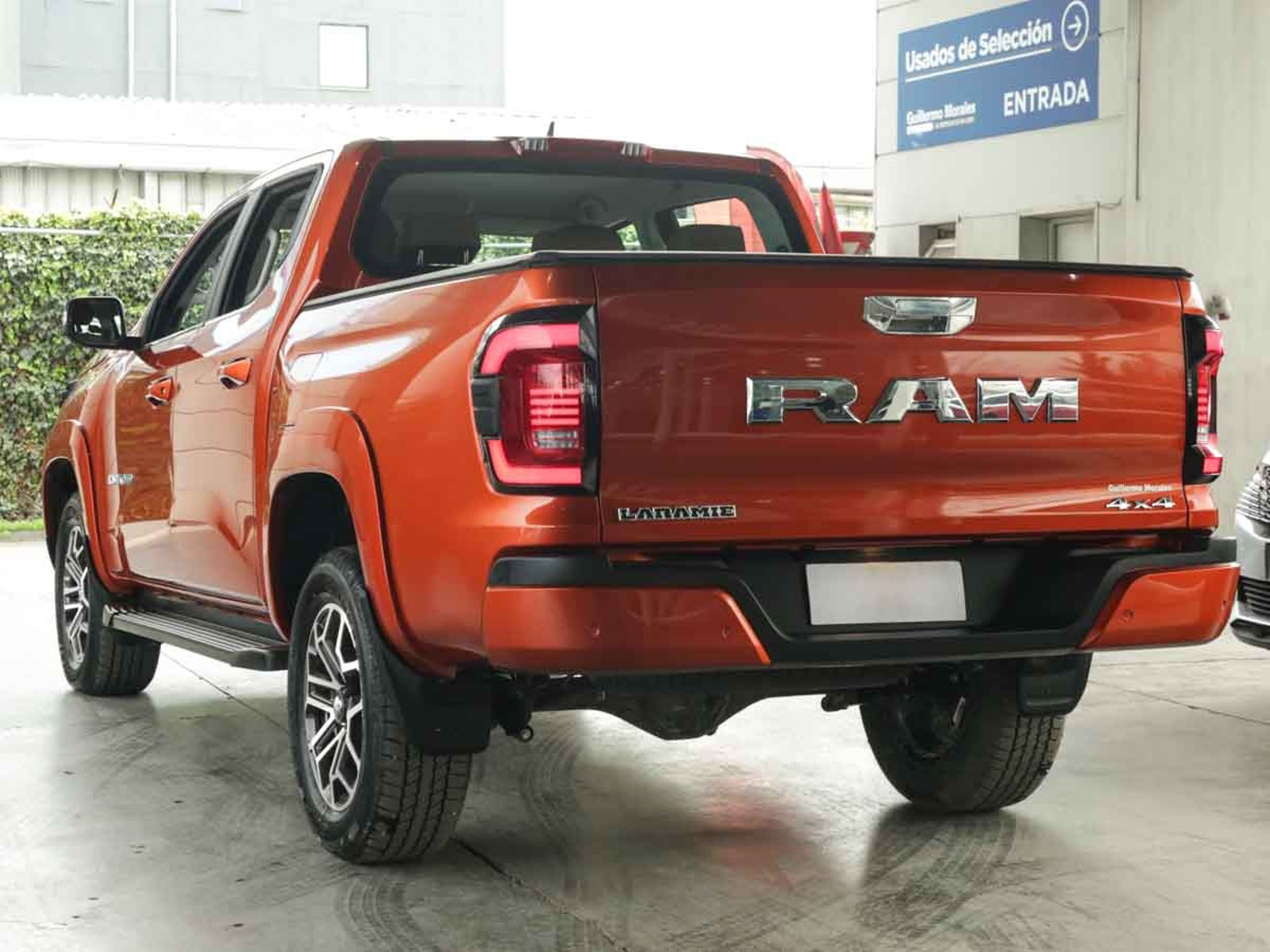 RAM DAKOTA LARAMIE 2.2 DIESEL 200 HP 4X4 AT 2026 - Foto 3 de 8