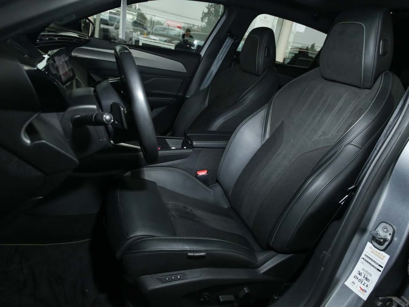 Peugeot 308 GT PURETECH 130 EAT8 2023 - Imagen 7 de 8