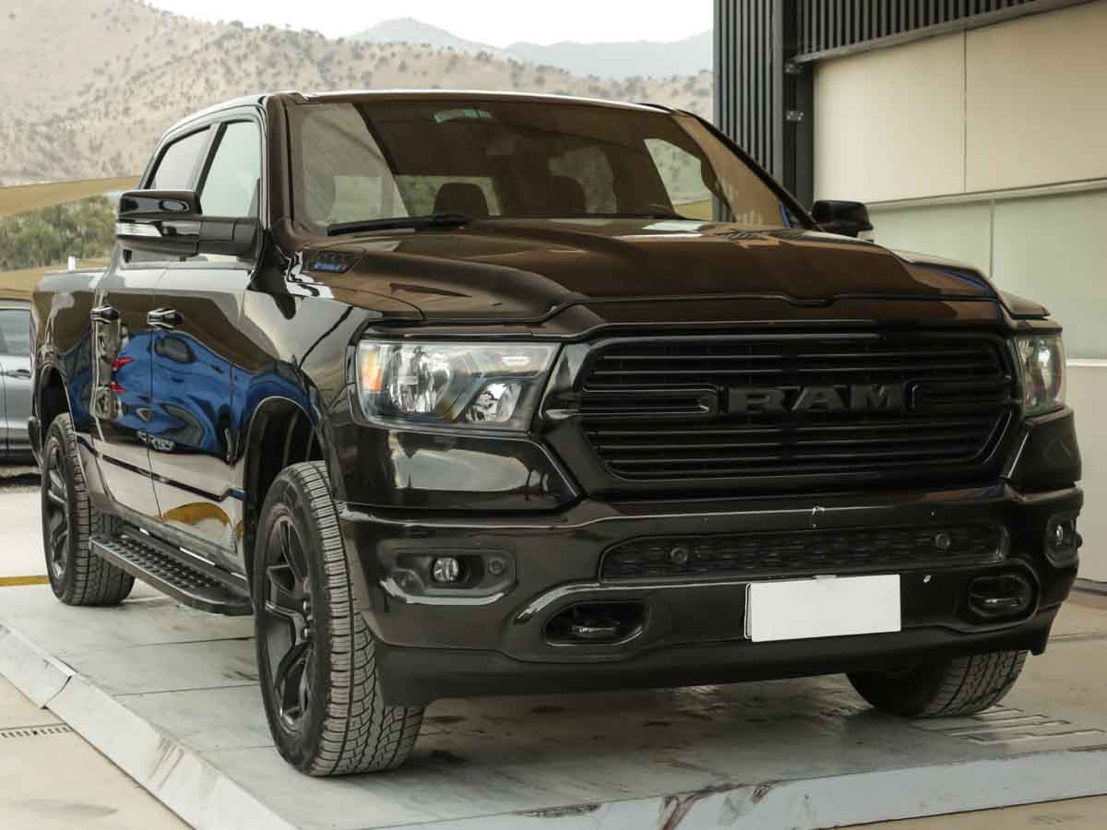 RAM 1500 BIG HORN CREW CAB 4X4 3.6 AUT 2021 - Imagen 3 de 14