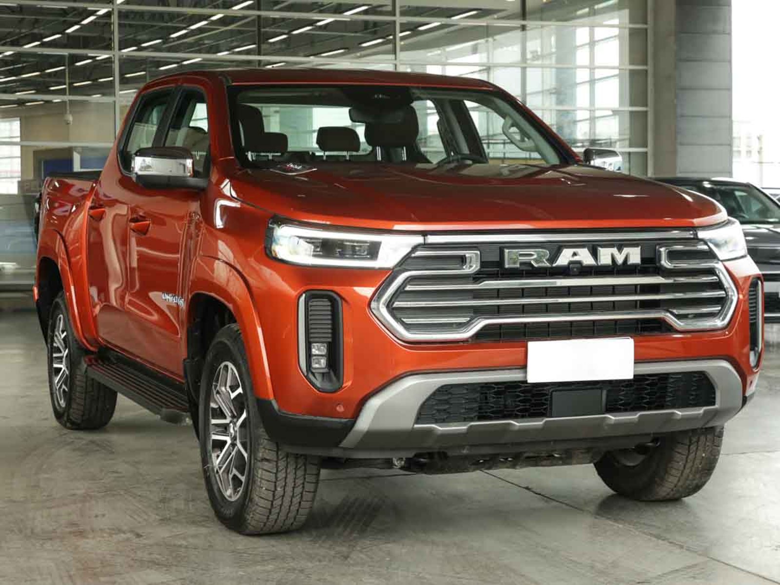 RAM DAKOTA LARAMIE 2.2 DIESEL 200 HP 4X4 AT 2026 - Foto 2 de 8