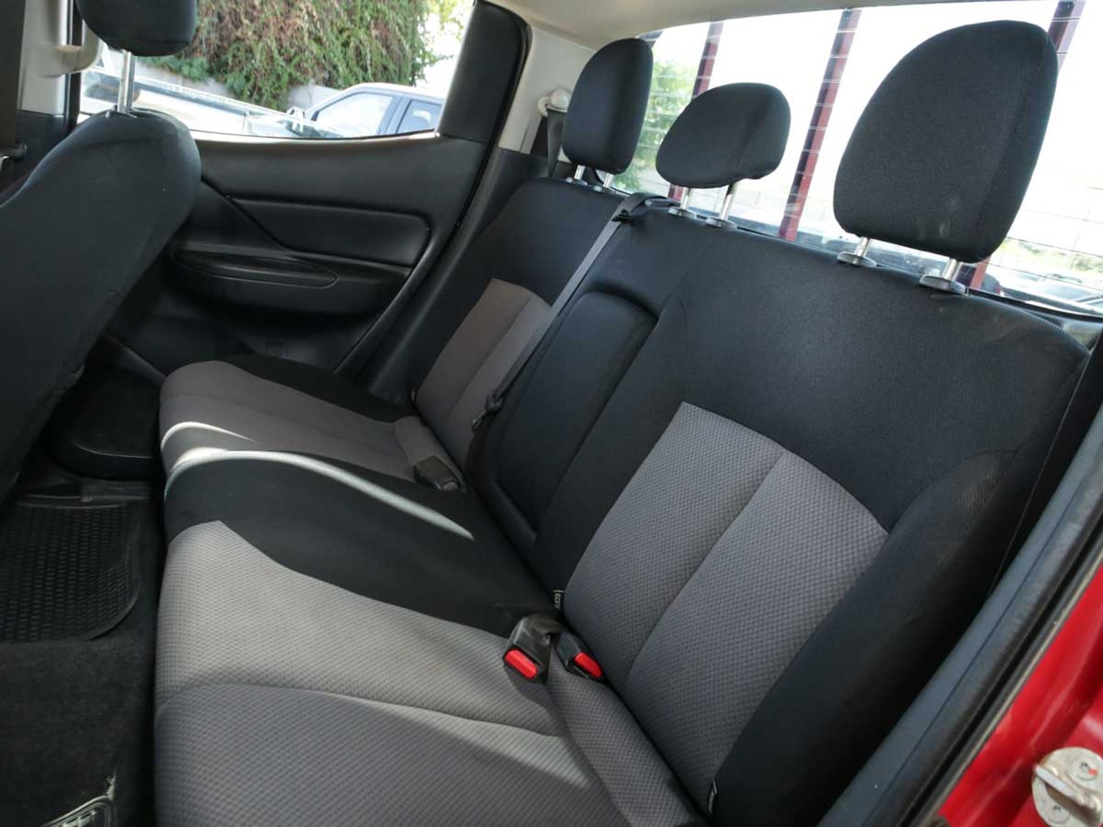 Mitsubishi L200 KATANA CRT 4X4 2.4 2023 - Imagen 8 de 8