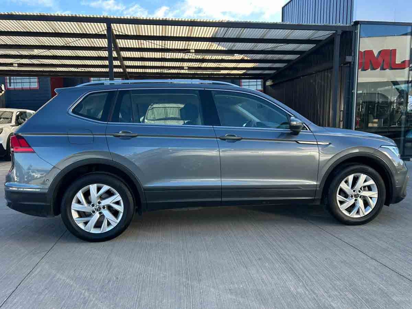 VOLKSWAGEN TIGUAN COMFORTLINE AUT 2025 - Imagen 16 de 16