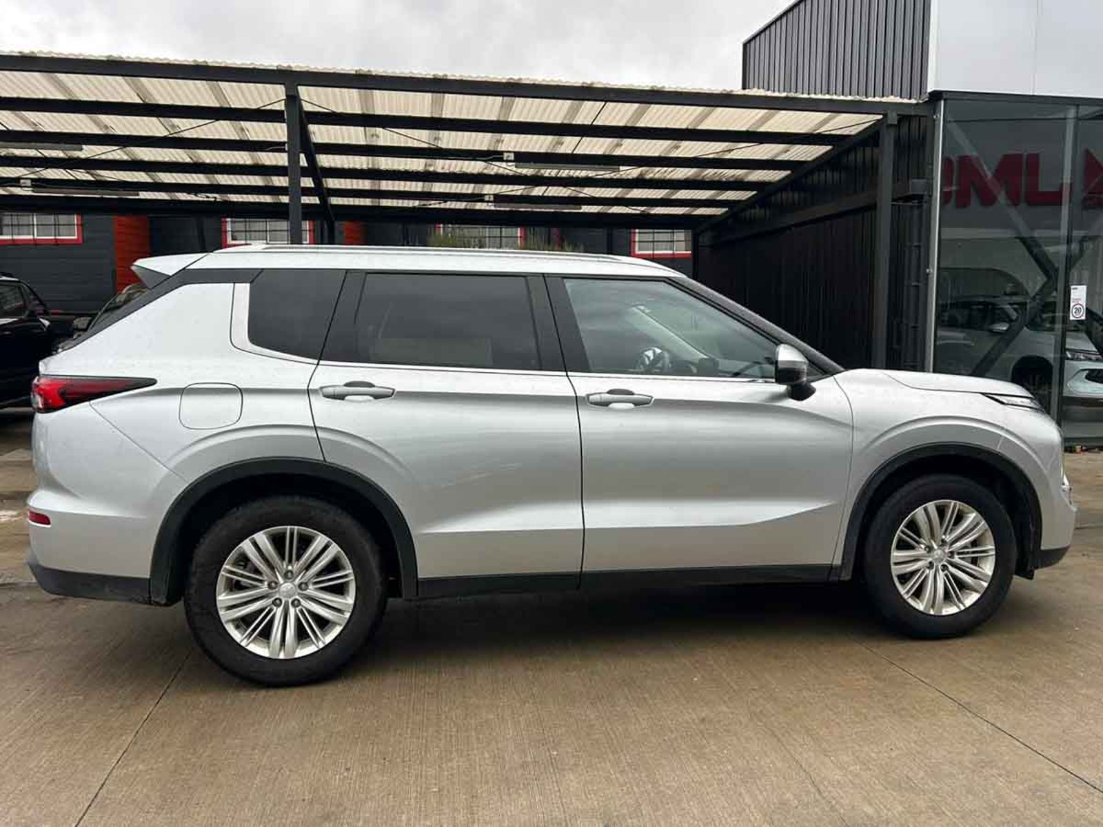 MITSUBISHI NEW OUTLANDER 4X2 AT GL 2026 - Imagen 16 de 16