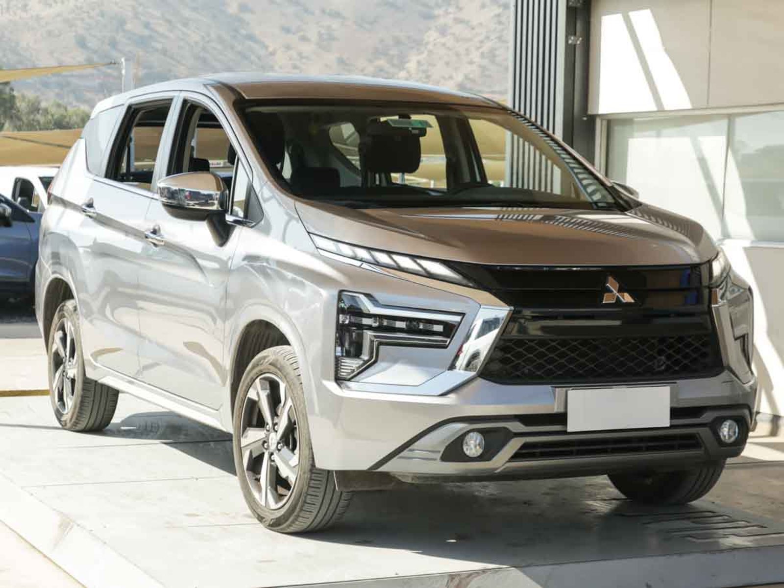 Mitsubishi XPANDER AT GLX 2025 - Foto 2 de 16