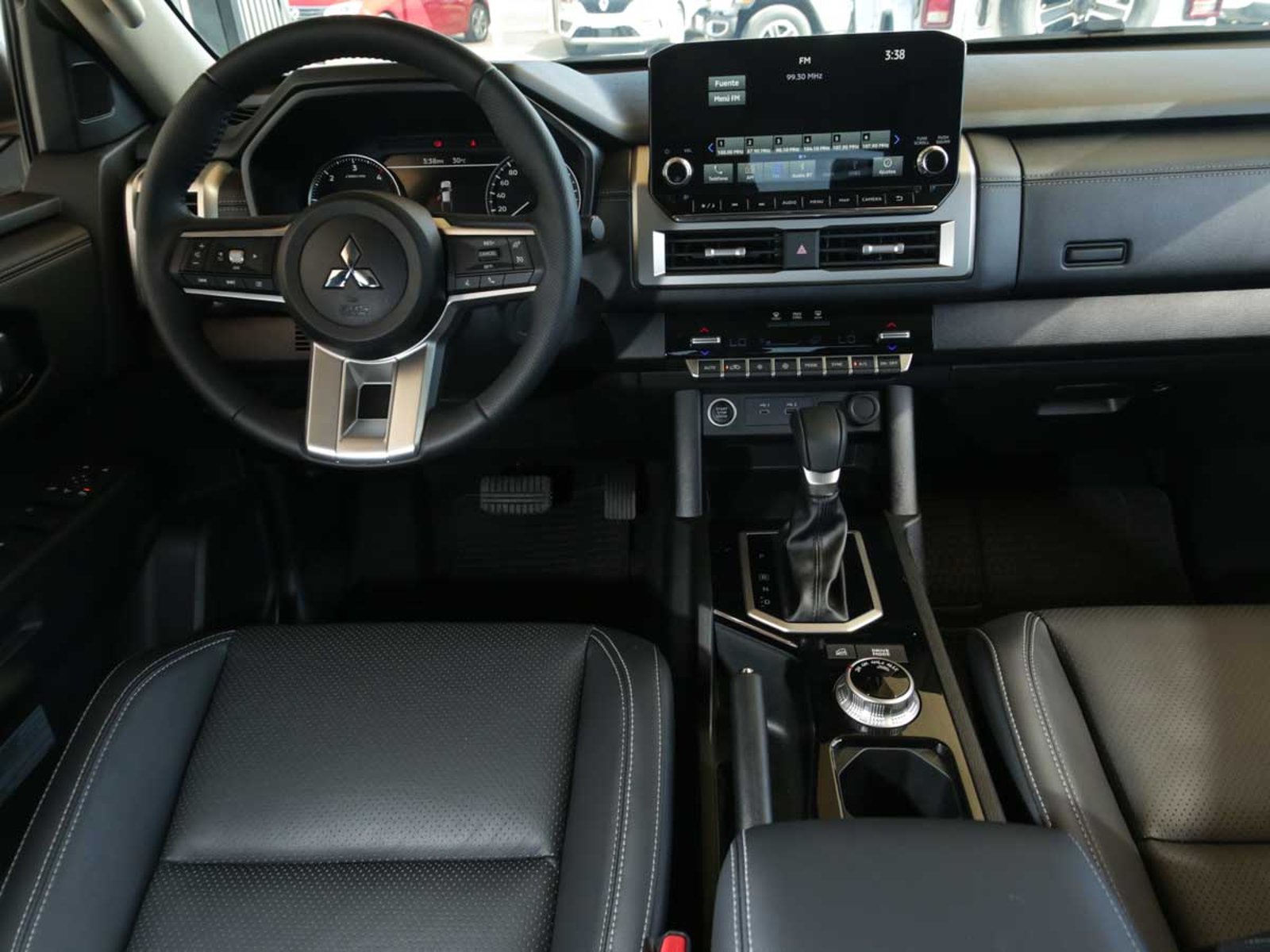 MITSUBISHI L-200 DAKAR CRS AT 2.5 D/C 4X4 TD 2025 - Imagen 14 de 15