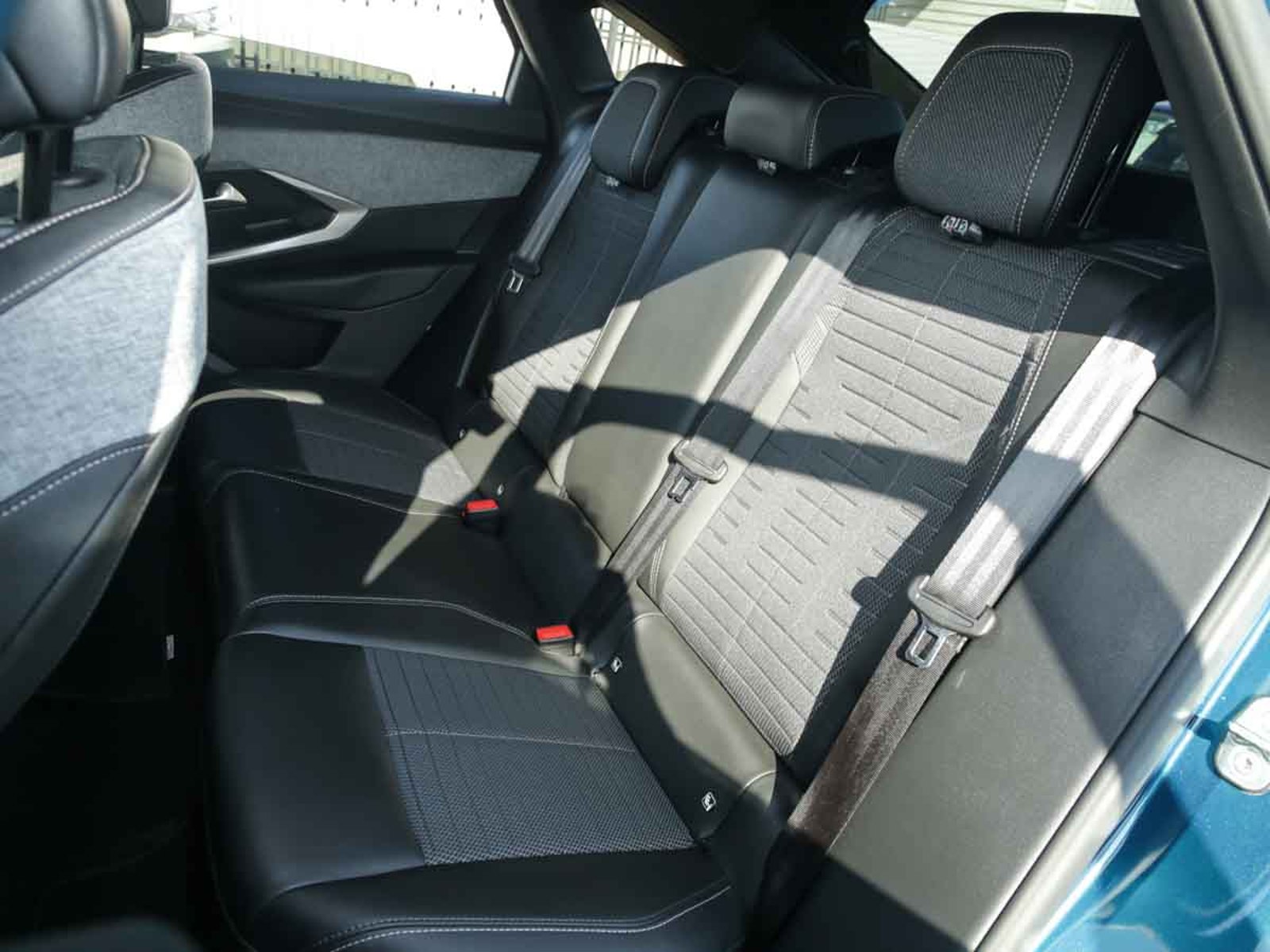Peugeot 3008 P64 PREMIERE MHEV 136 eDCT6 2025 - Imagen 8 de 8