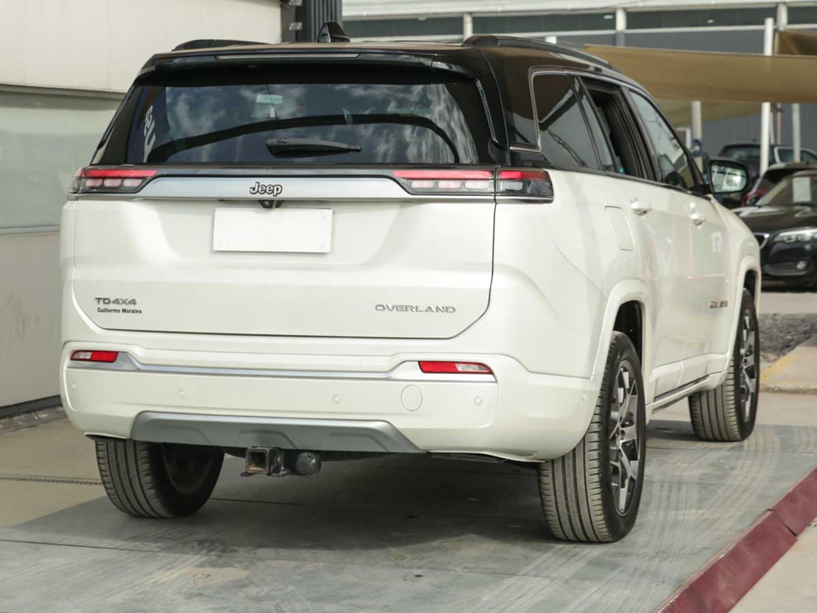 JEEP COMMANDER OVERLAND 2.0 AT9 D 2023 - Imagen 6 de 20