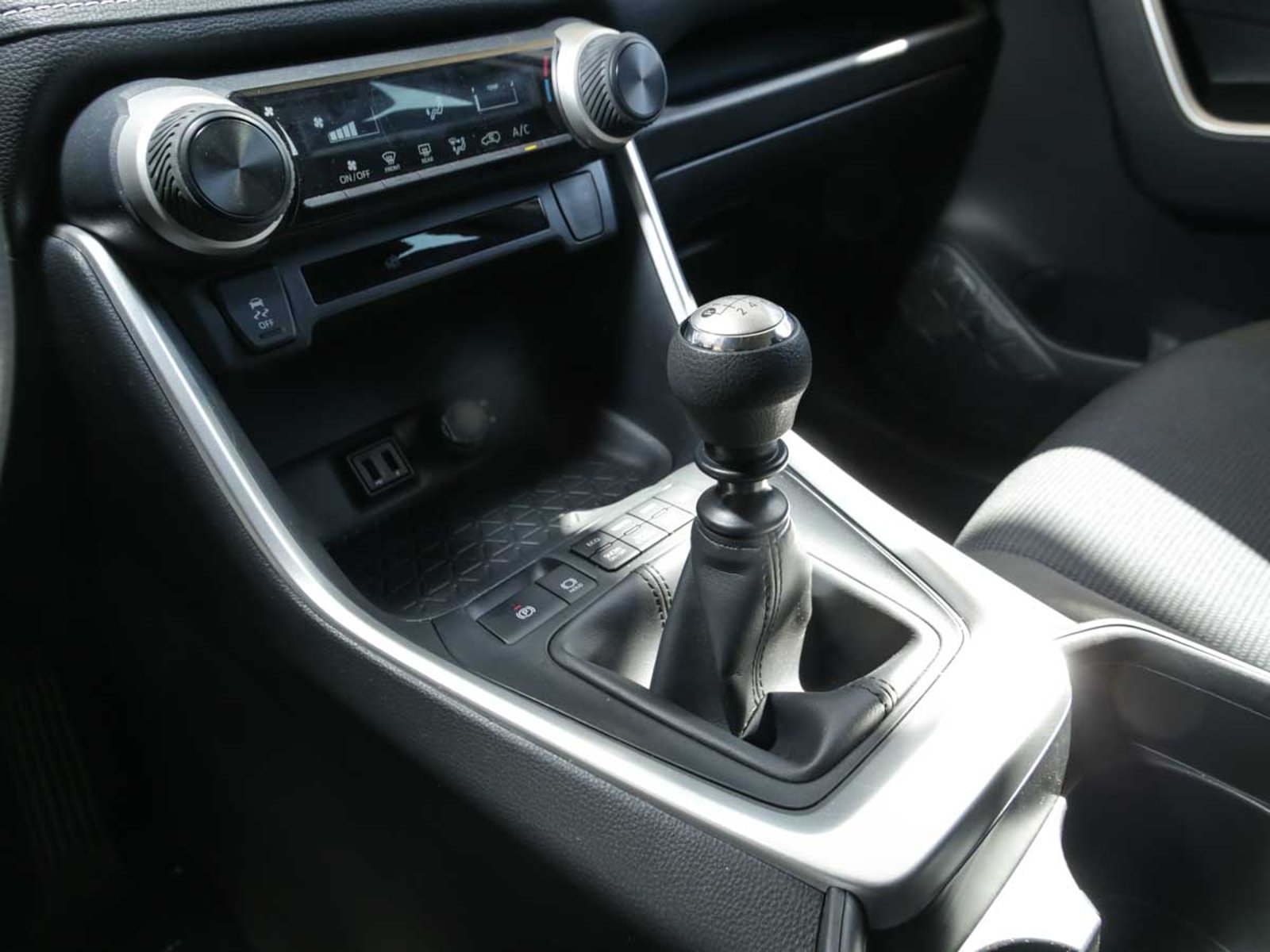 Toyota RAV 4 2.0 4X4 MT 2024 - Imagen 9 de 20