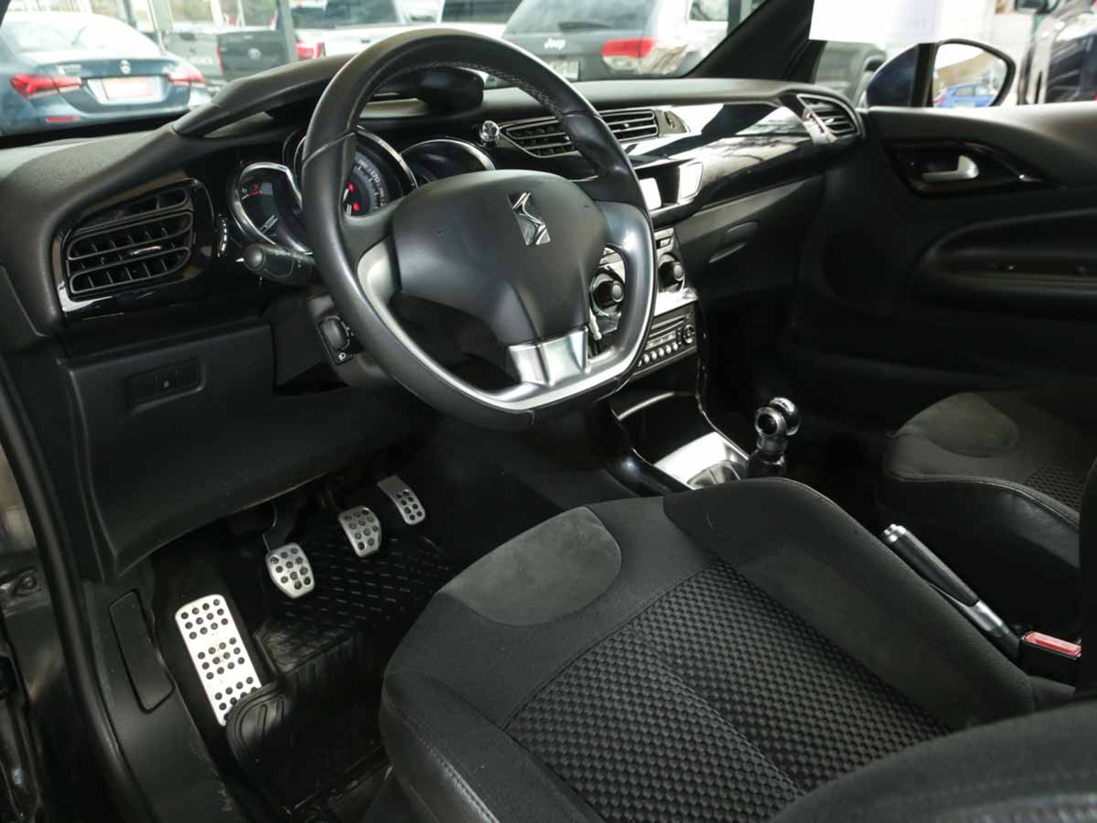 CITROEN DS3 VTI 1.6 2016 - Imagen 8 de 13