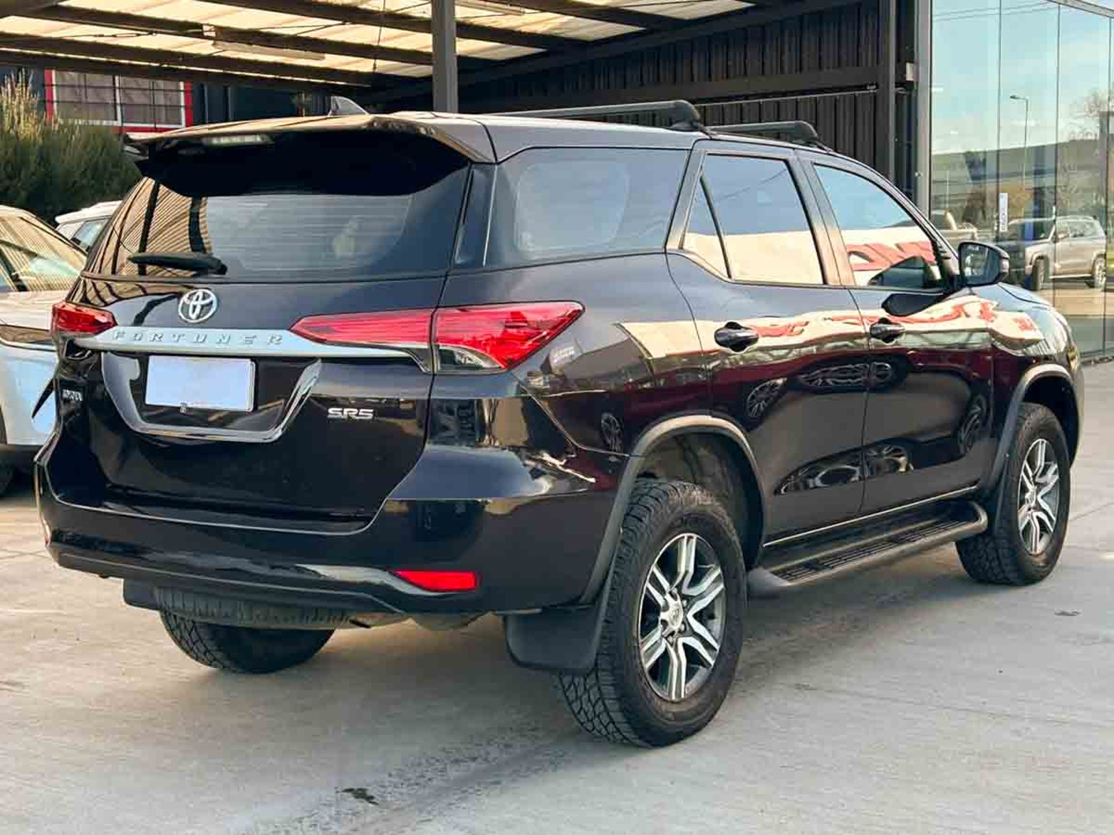 Toyota FORTUNER 4X2 2.7 AUT 2019 - Foto 4 de 8