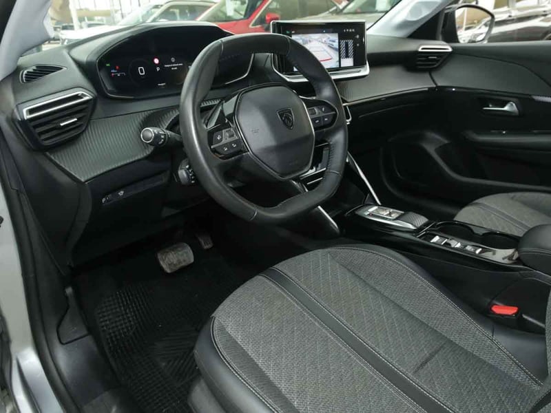 Peugeot 208 MCA ALLURE PURETECH 130 EAT8 2024 - Imagen 6 de 8