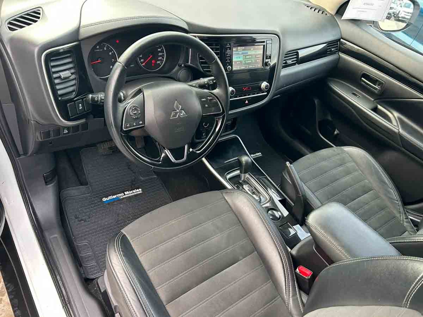 MITSUBISHI NEW OUTLANDER 4X2 AT GLX 2021 - Imagen 6 de 8