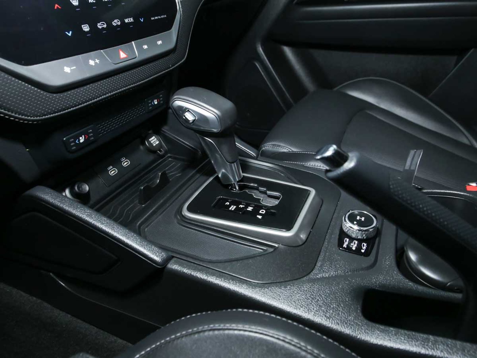SSANGYONG GRAND MUSSO LIMITED PLUS 2.2TD 6AT 4WD 2026 - Imagen 10 de 16