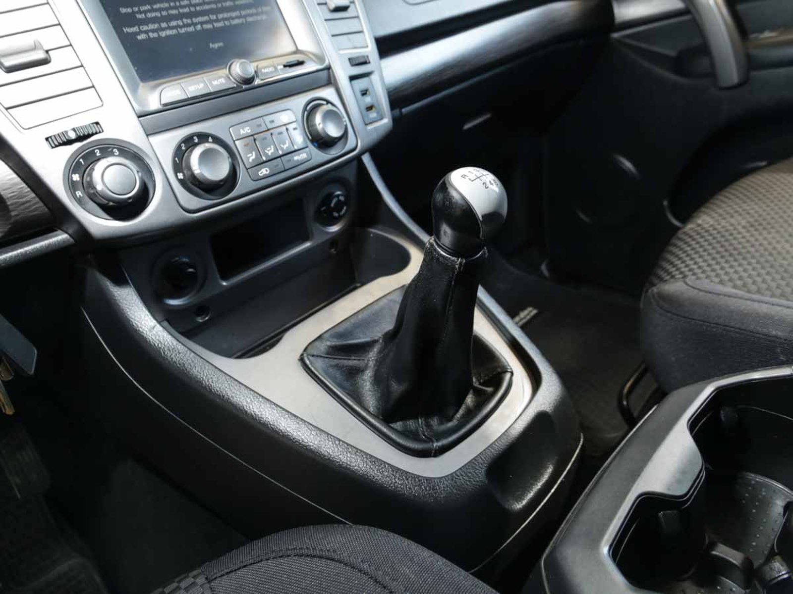 SSANGYONG STAVIC 2.2 MT 4X2 FULL 2018 - Imagen 9 de 15