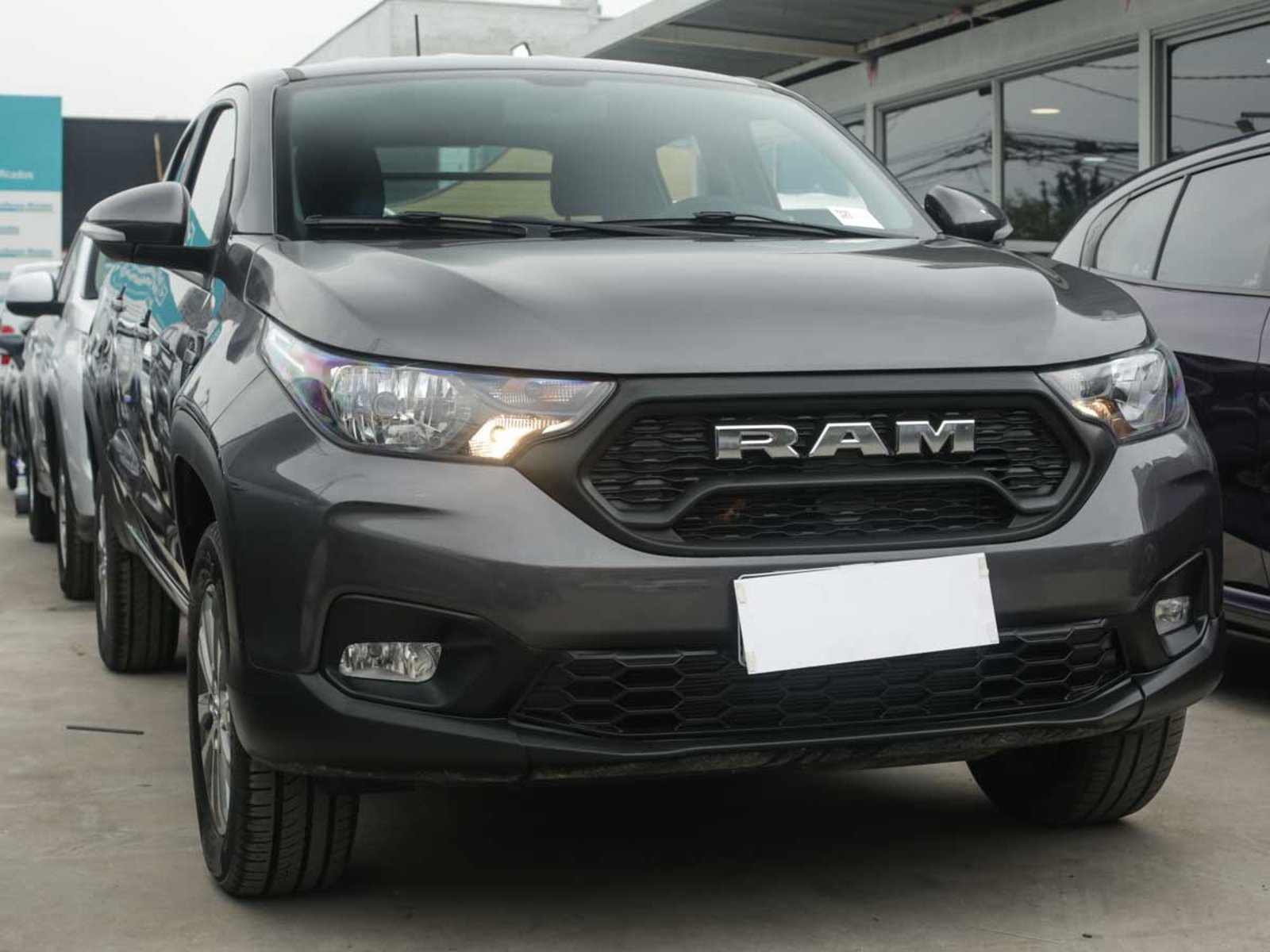 RAM 700 BIGHORN CREW CAB 1.3 CVT 2026 - Foto 2 de 8