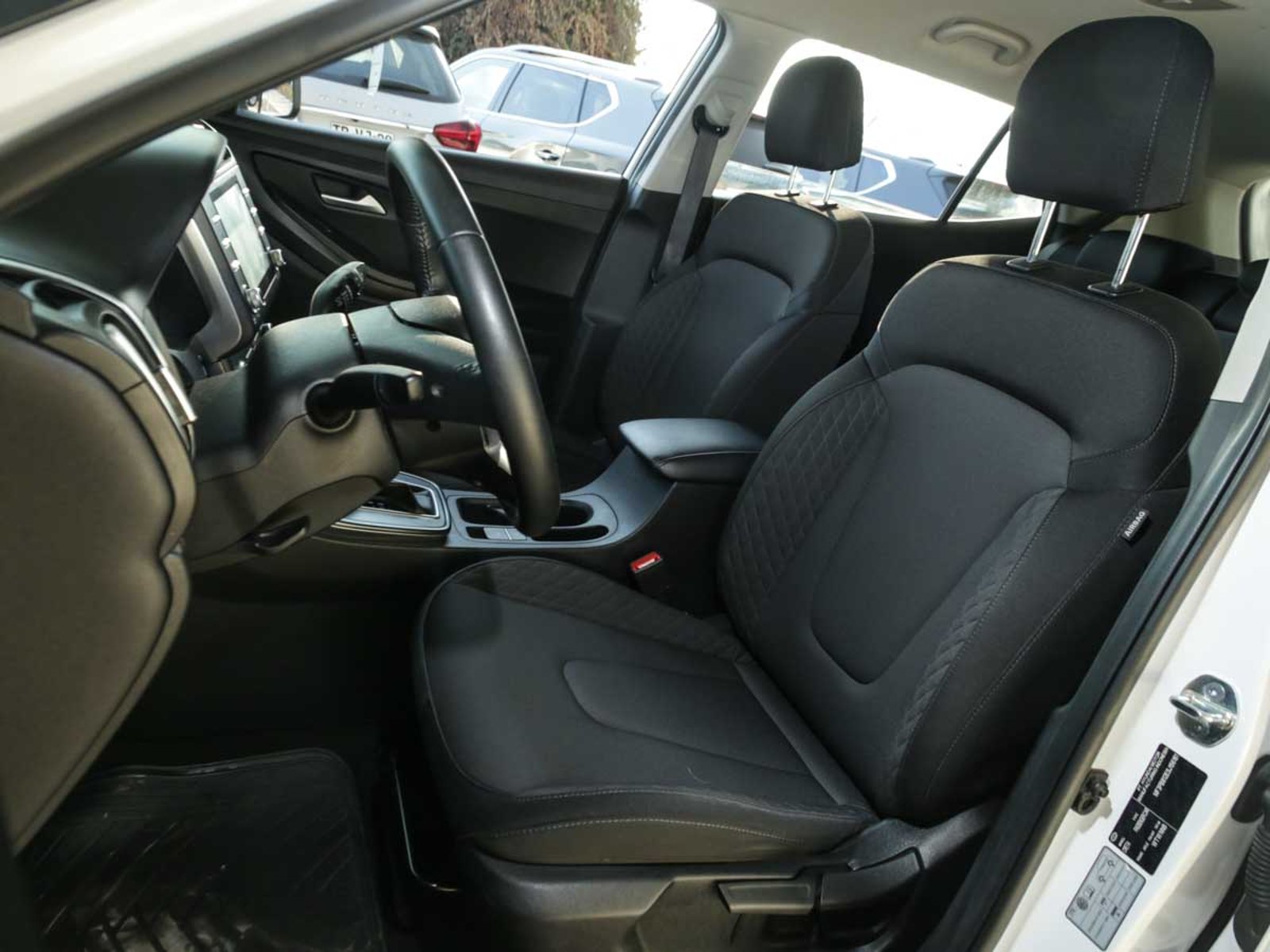 HYUNDAI Creta SU2i 1.5 CVT PLUS 2025 - Imagen 7 de 8