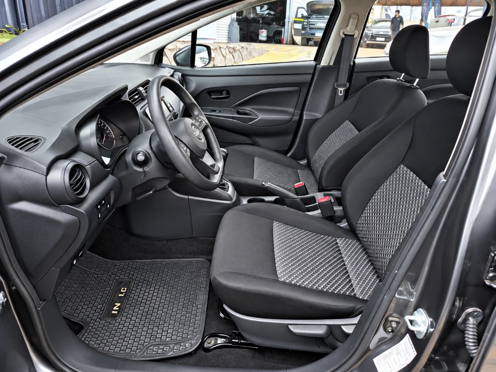 Nissan Versa 2025 - Imagen 9 de 20