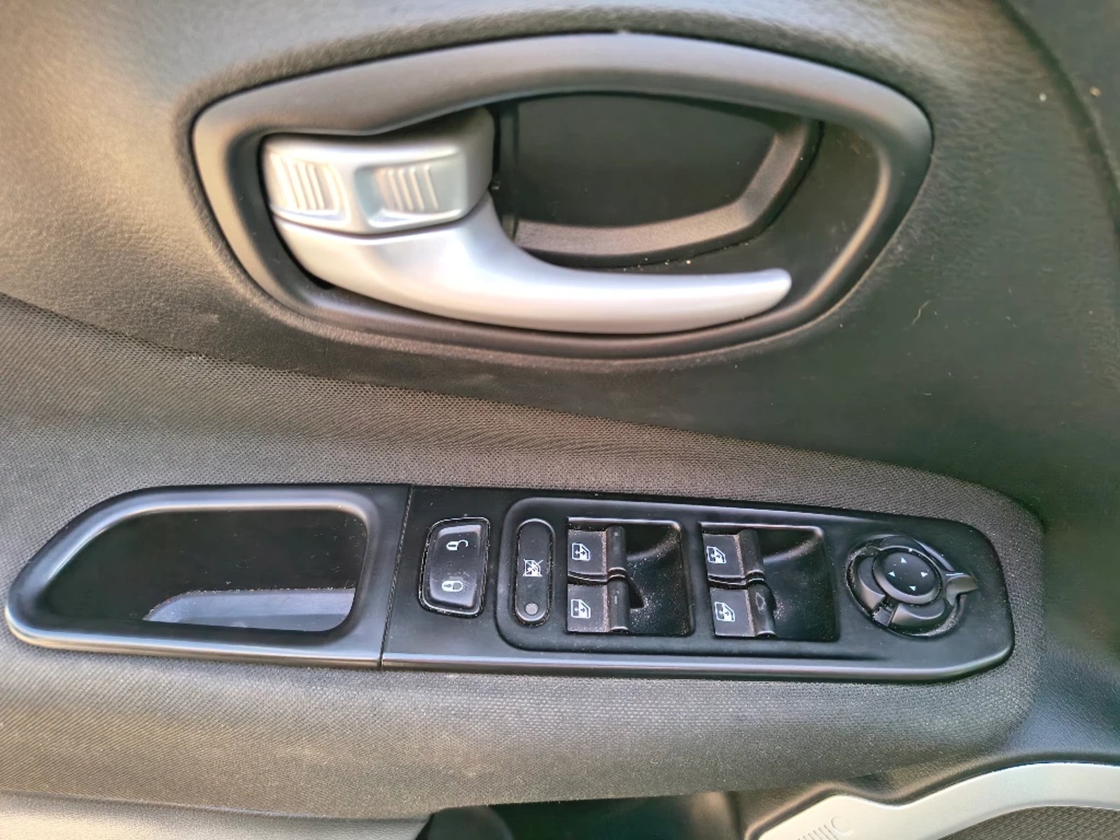 Jeep Renegade 2022 - Imagen 15 de 20