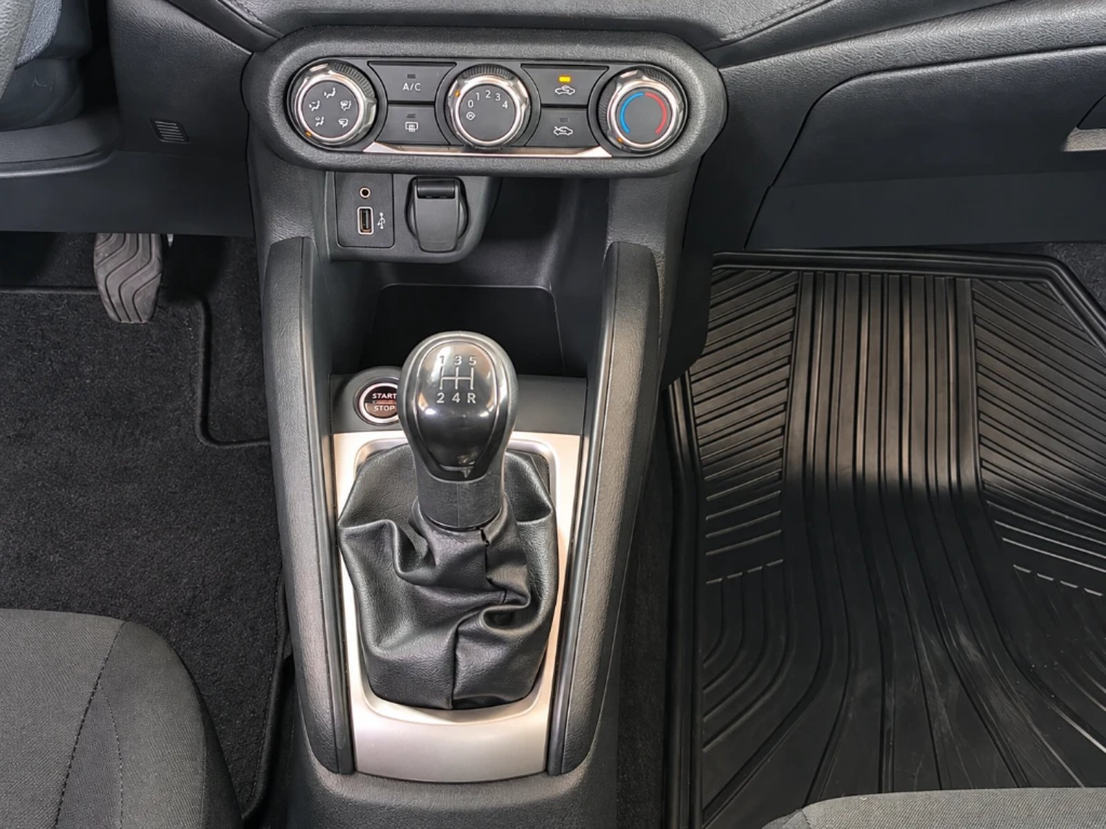 Nissan Versa 2025 - Imagen 15 de 20