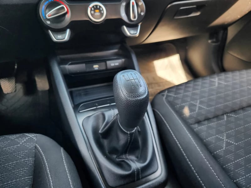 Kia Rio 4 2024 - Imagen 18 de 20