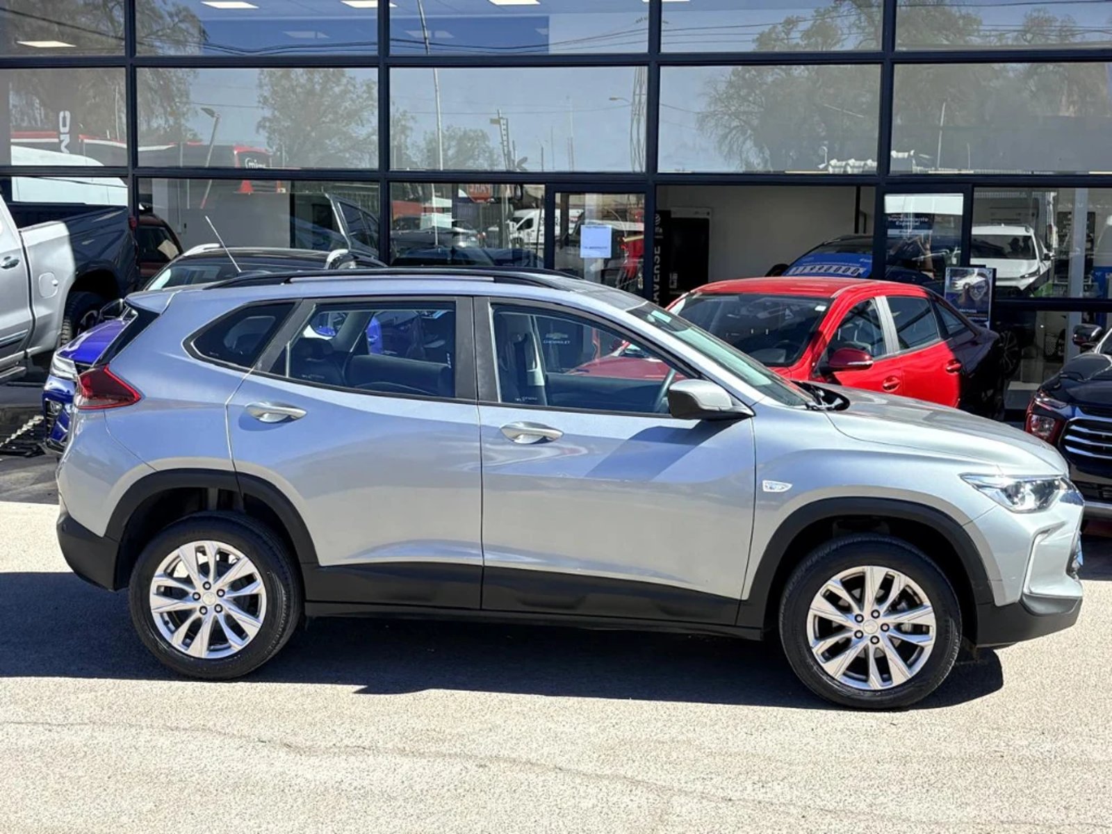 CHEVROLET TRACKER 1.2T LTZ R 4X2 AT 5P 2025 - Imagen 4 de 20