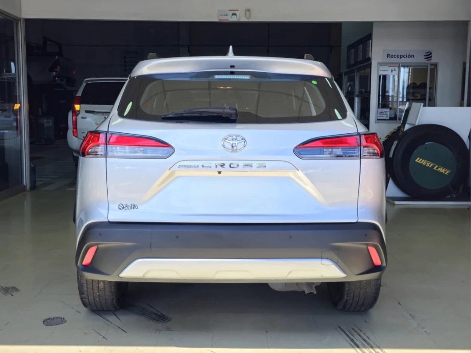 Toyota COROLLA CROSS 2.0 SEG 4X2 CVT AT 5P 2023 - Imagen 6 de 20