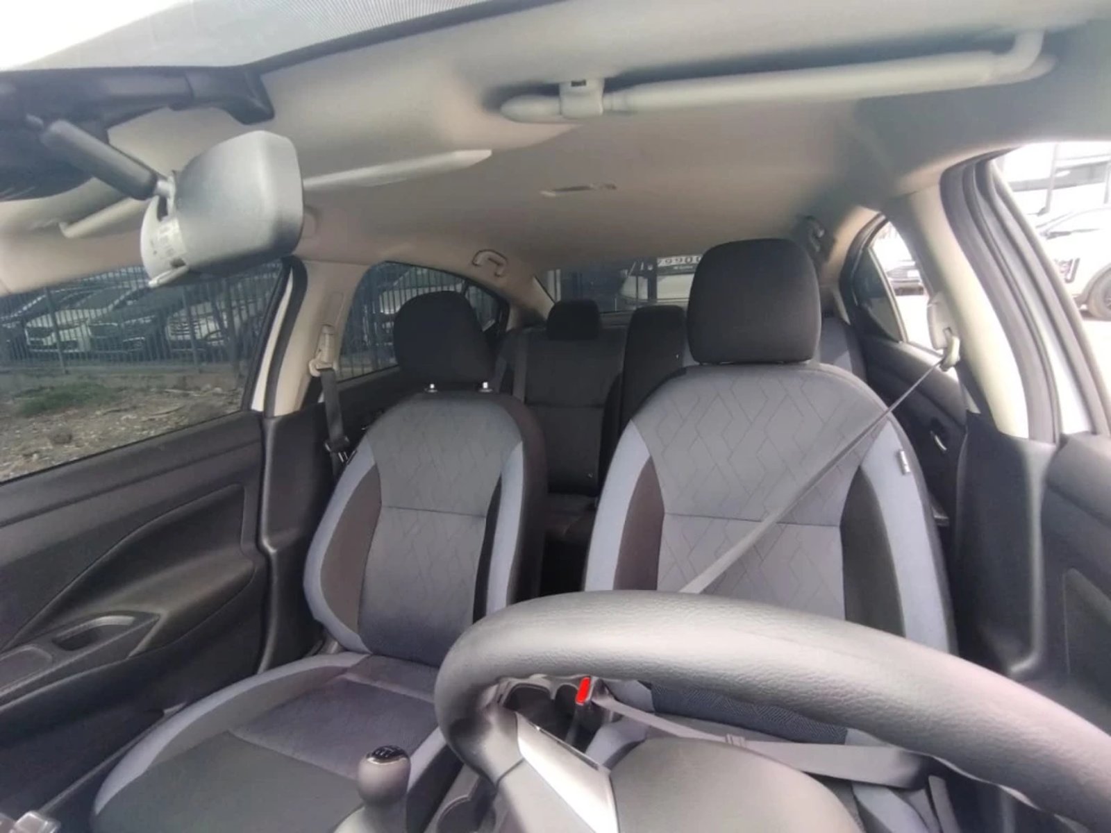 Nissan Versa 2024 - Imagen 13 de 20