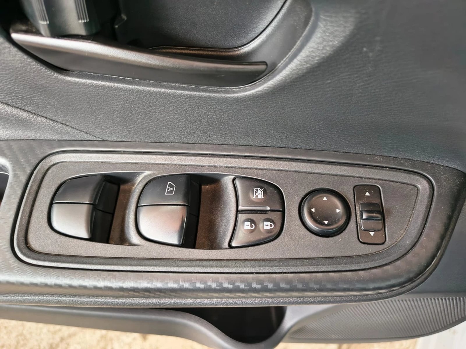 Nissan Versa 2025 - Imagen 17 de 20